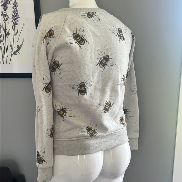 Gray Crewneck Sweater with Bee Print - Picture 5 of 5